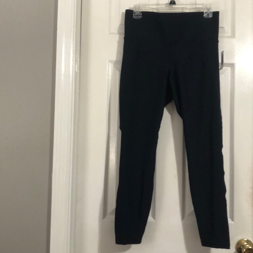 NWT Old Navy Elevate Legging Built in Sculpt